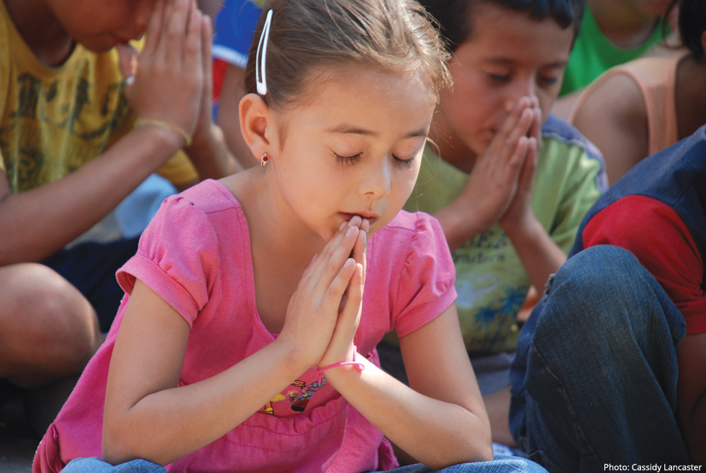 Ensinar as crianças a rezar