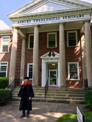 Dr. Aaron Kauffman se forma no Seminário Teológico de Asbury